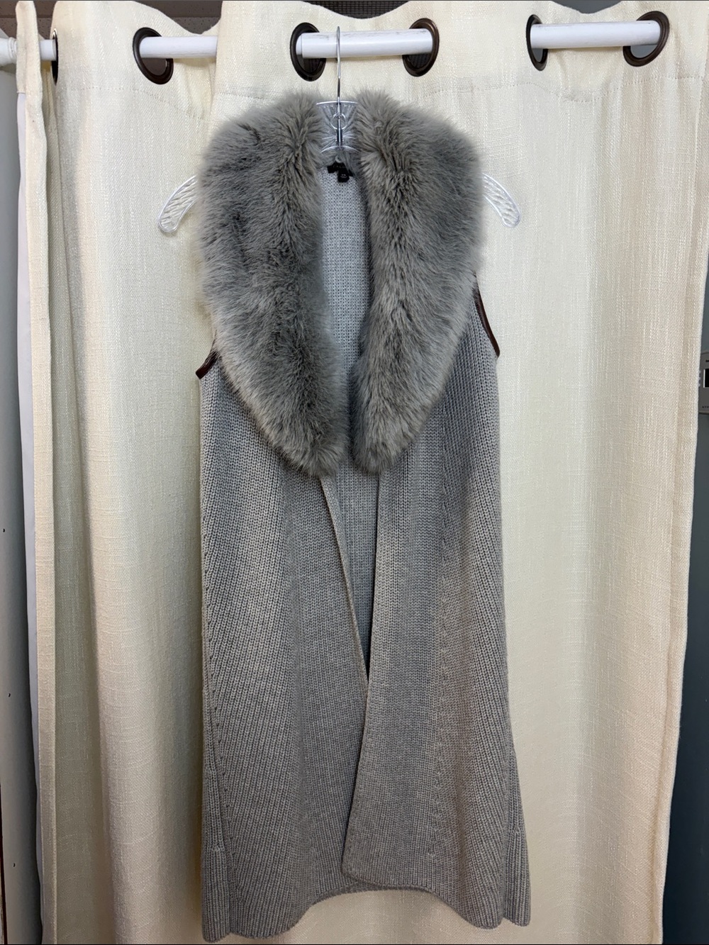 Talbots Gray Knit Vest with Faux Fur Collar